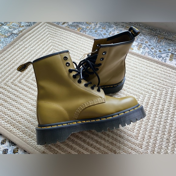 Dr Martens 1460 leather boots - Picture 4 of 13